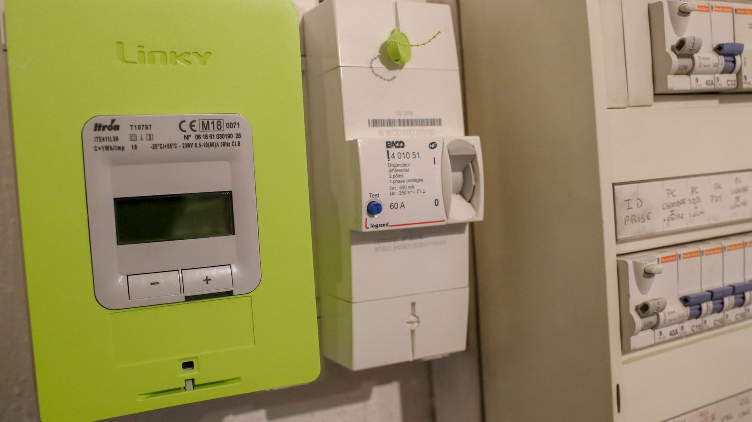 Lire la suite à propos de l’article Le gouvernement se résout à une hausse de 10% des prix de l’électricité